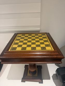 Wood chess table