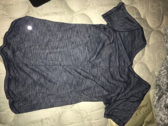 Gray lulu shirt