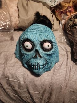 Holloween mask  beetle juice