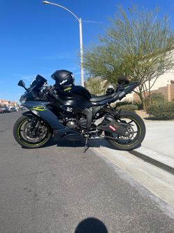 Kawasaki ZX6R
