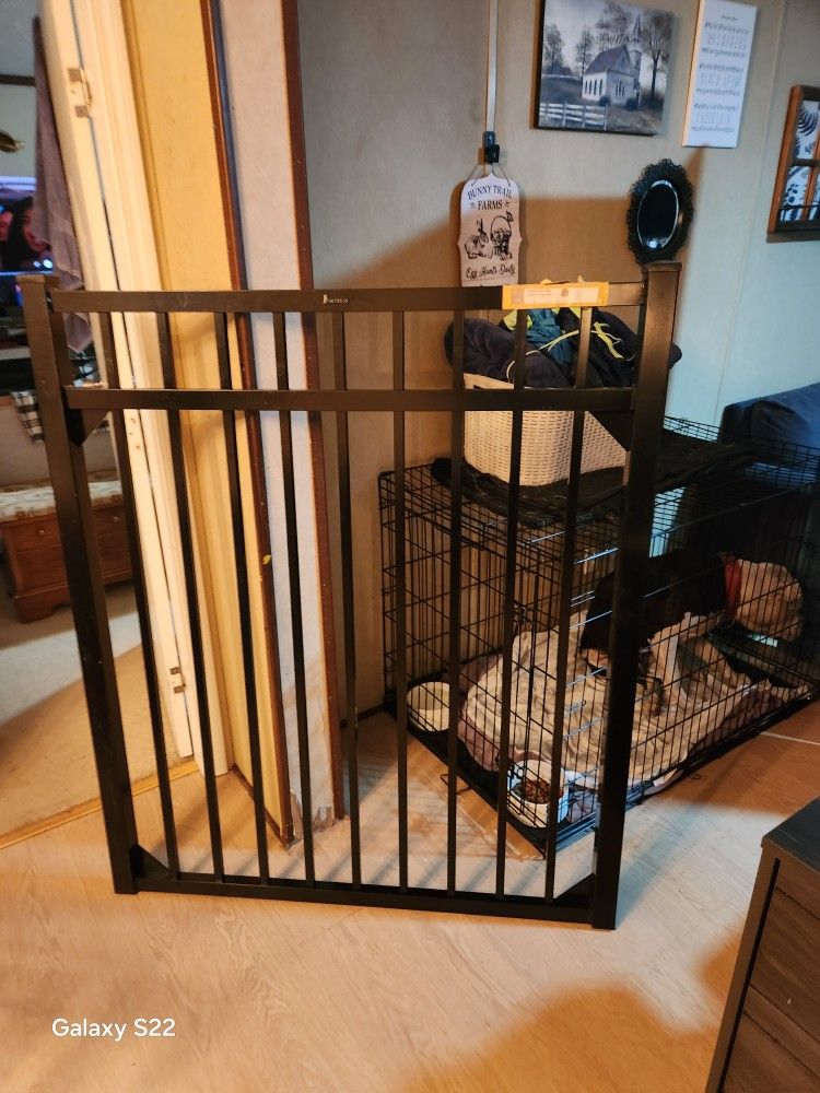 4.5 ftx 4 ft DOOR FOR FENCE
