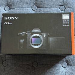 Sony Alpha 7S III - (Body Only) 