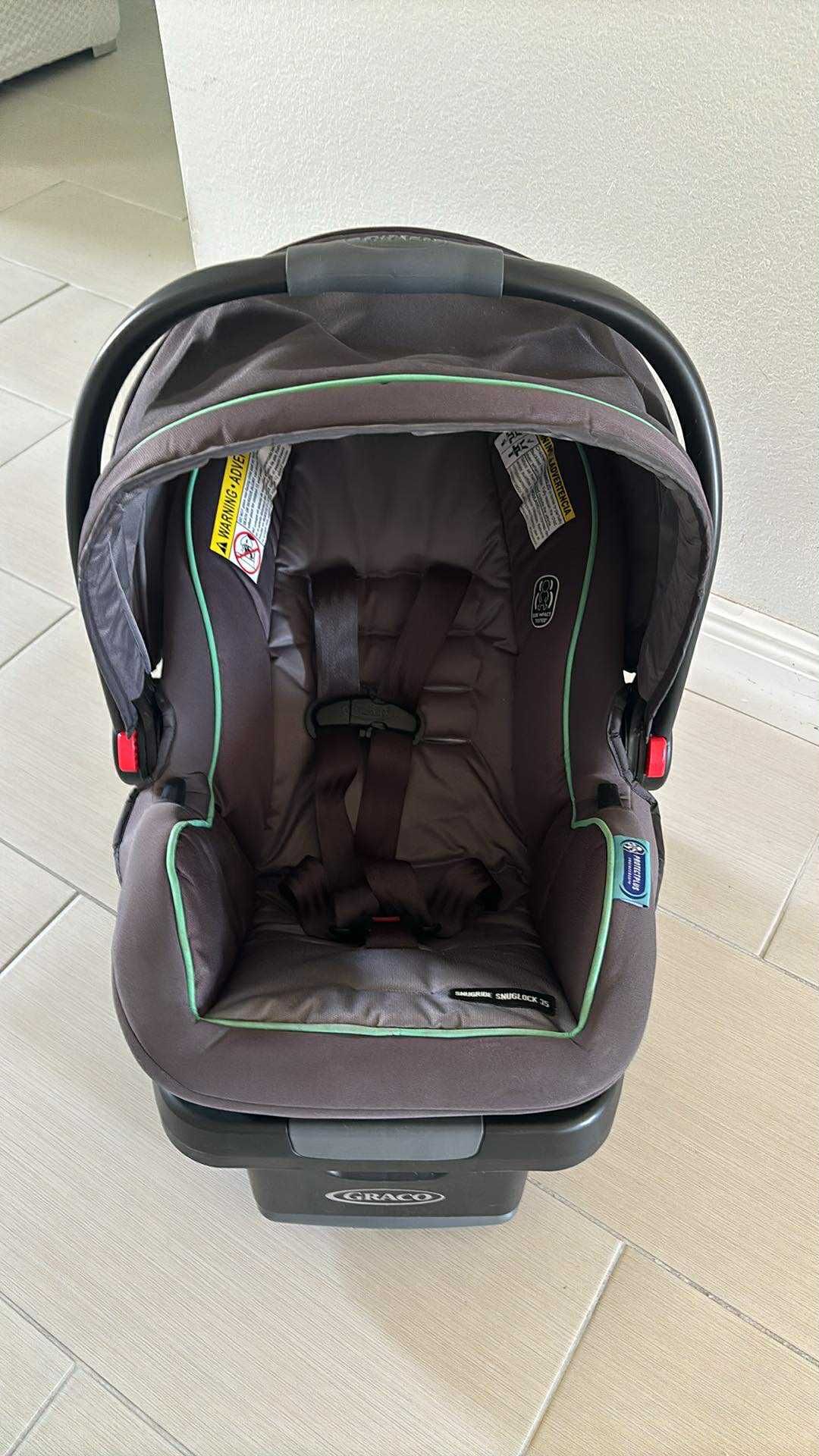 Graco SnugRide Infant Car Seat , Rear Facing Infant 4 - 30 LB And Up To 32” Like New