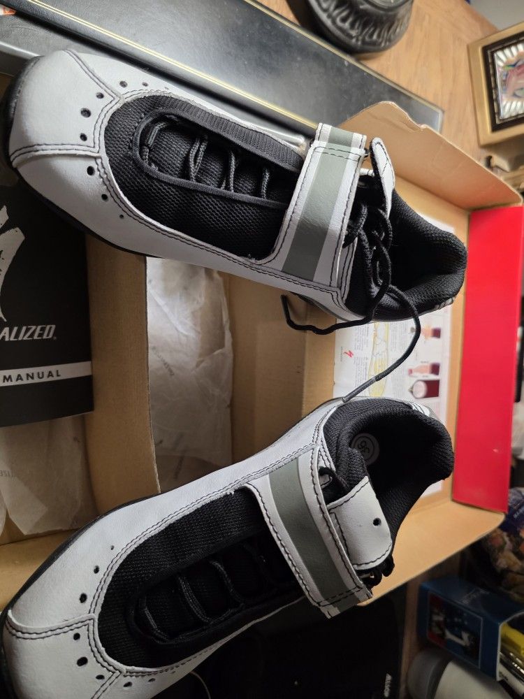 Sonoma Cycling π² Bike Shoes Specialized Wonen Size 6