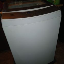 Apartment Size Washing Machine Works Great 