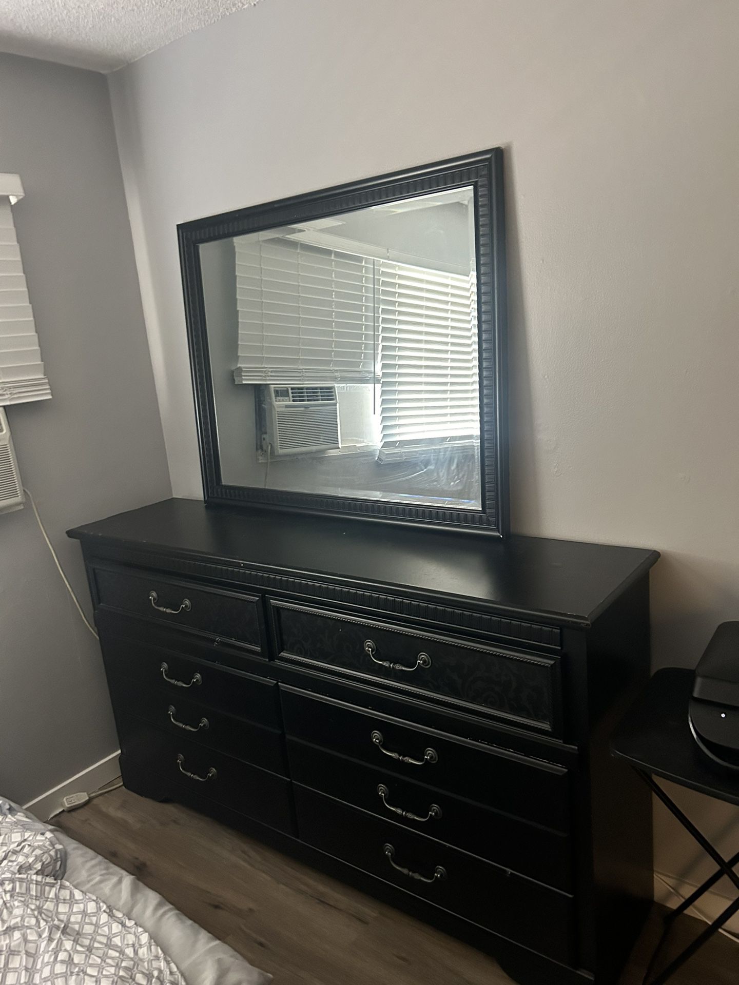 Dresser -black With Mirror 