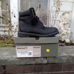 Timberland Black Suede Size 10.5