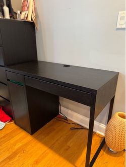 Desk / Makeup Counter