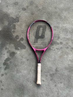 TENNIS RACKET