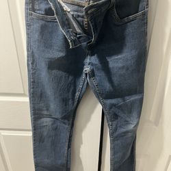 👖 4-Pack of Women’s Jeans – Name Brands!