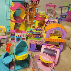 Variety of Play Houses 