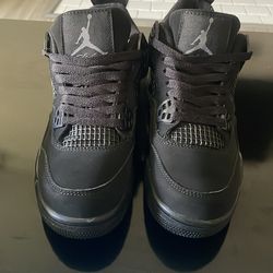 Brand new trending Jordan 4 retro Black/Black