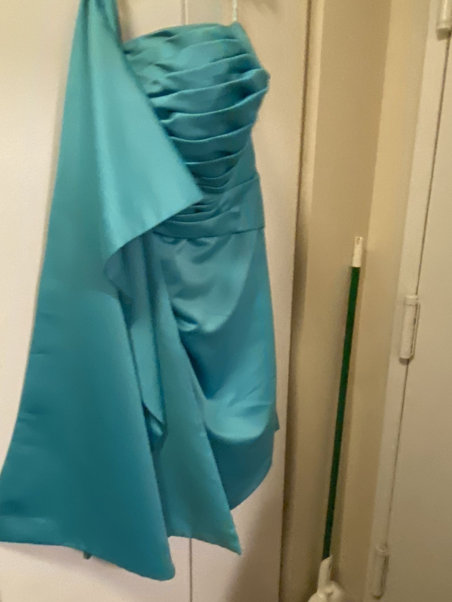 LIGHT GREEN DRESS π