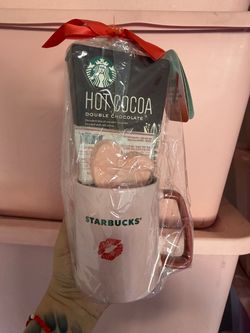 CUTE STARBUCKS MUG WITH A KISS