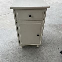  White IKEA Hemnes Nightstands / Nightstand Set / End Tables