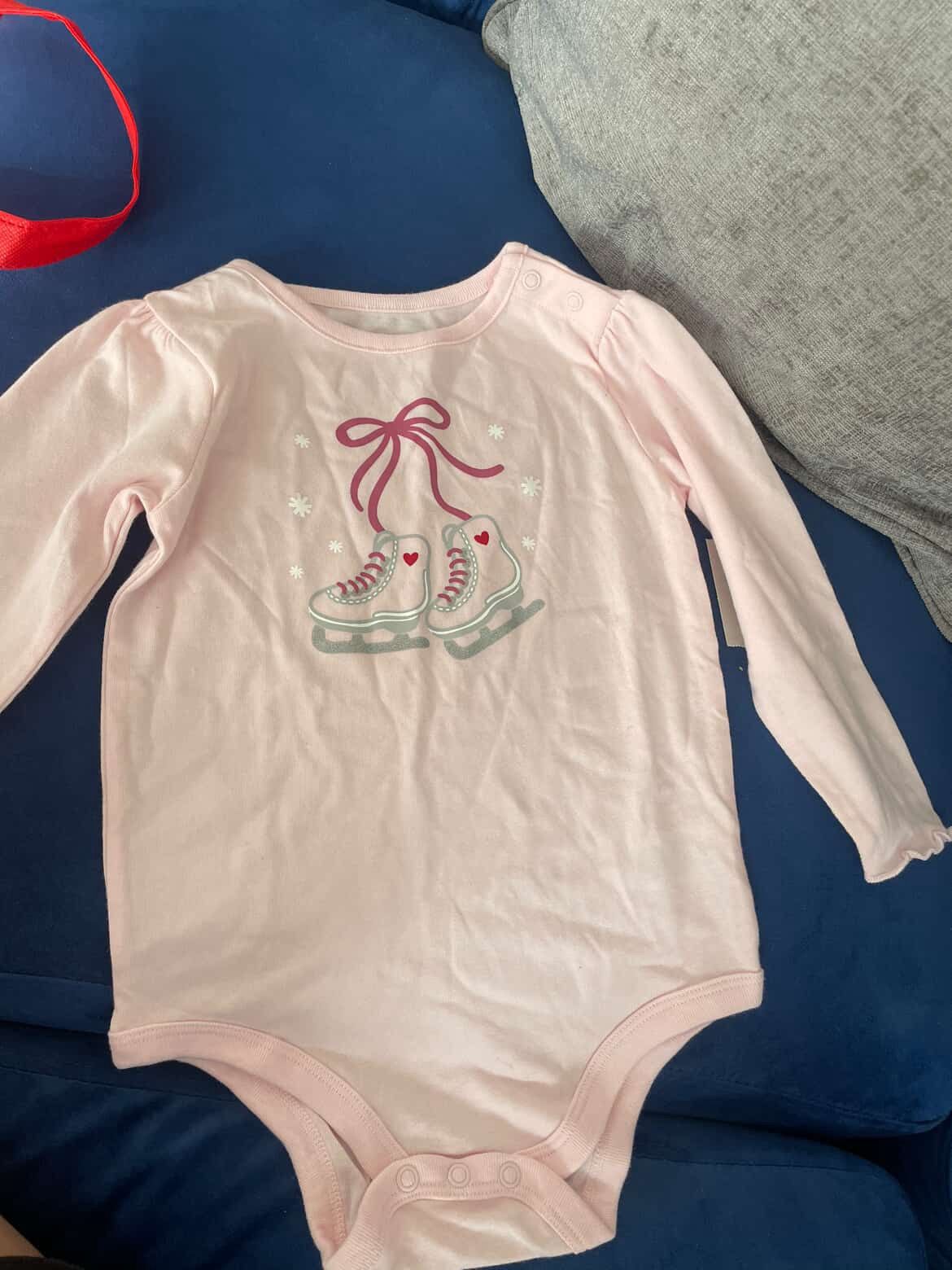💗 Pink Long-Sleeve Baby Onesie – Ice Skates Design (Brand New!) 💗