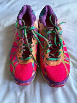 Running woman tennis
