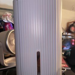 KNKA Dehumidifier 95OZ Water Tank 850 Sq Ft.