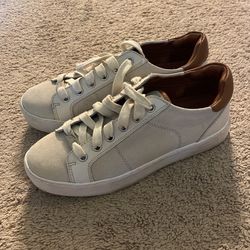 Coach size 6