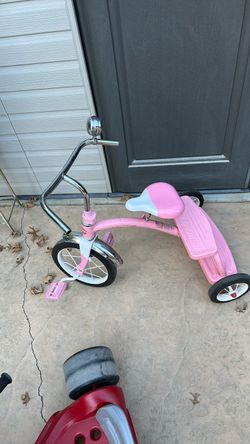Radio Flyer Pink Kids Tricycle