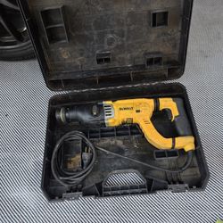 Dewalt Sds Hammer Drill Whit Box Like New 