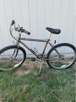 PENDING PICKUP -Schwinn Sierra Adult Bike