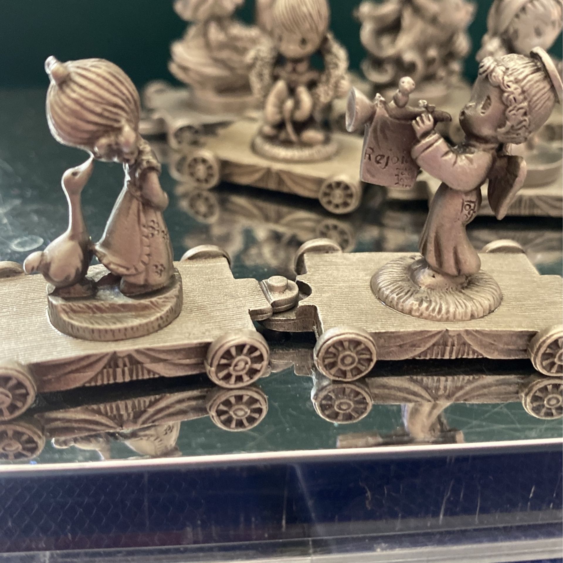 PRECIOUS MOMENTS PEWTER MINI TRAIN FIGURINES - 17 PIECES