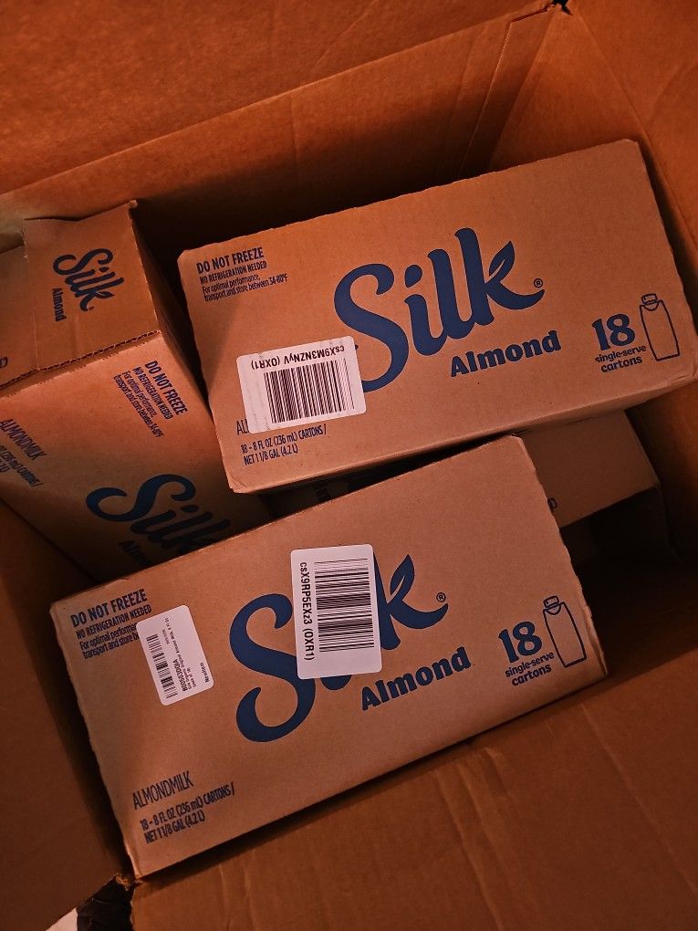 Vanilla Silk Almond Milk Box Of 18 Individuals