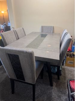 Dinning room table