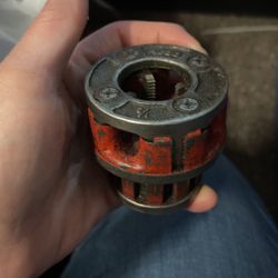 Rigid pipe threader, half inch