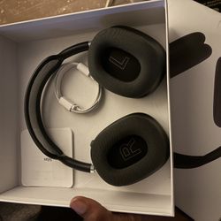 AirPods Max (black )