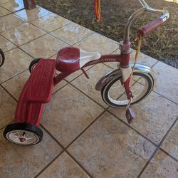 Radio Flyer Dual Kids Tricycle 
