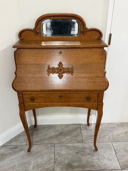 Antique Quarter Sawn Secretary Desk.