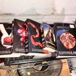 Complete Twilight Saga Book Colllection