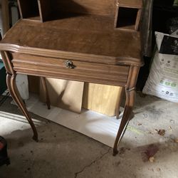 Goose Foot, Fr. Provincial Vanity