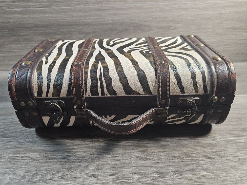 Unique Wood Safari Zwbra Print Suitcase
