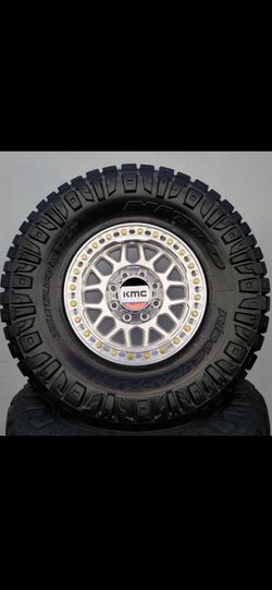 17" KMC KM235 beadlocks w/ 35" Nitto Ridge Grappler tires