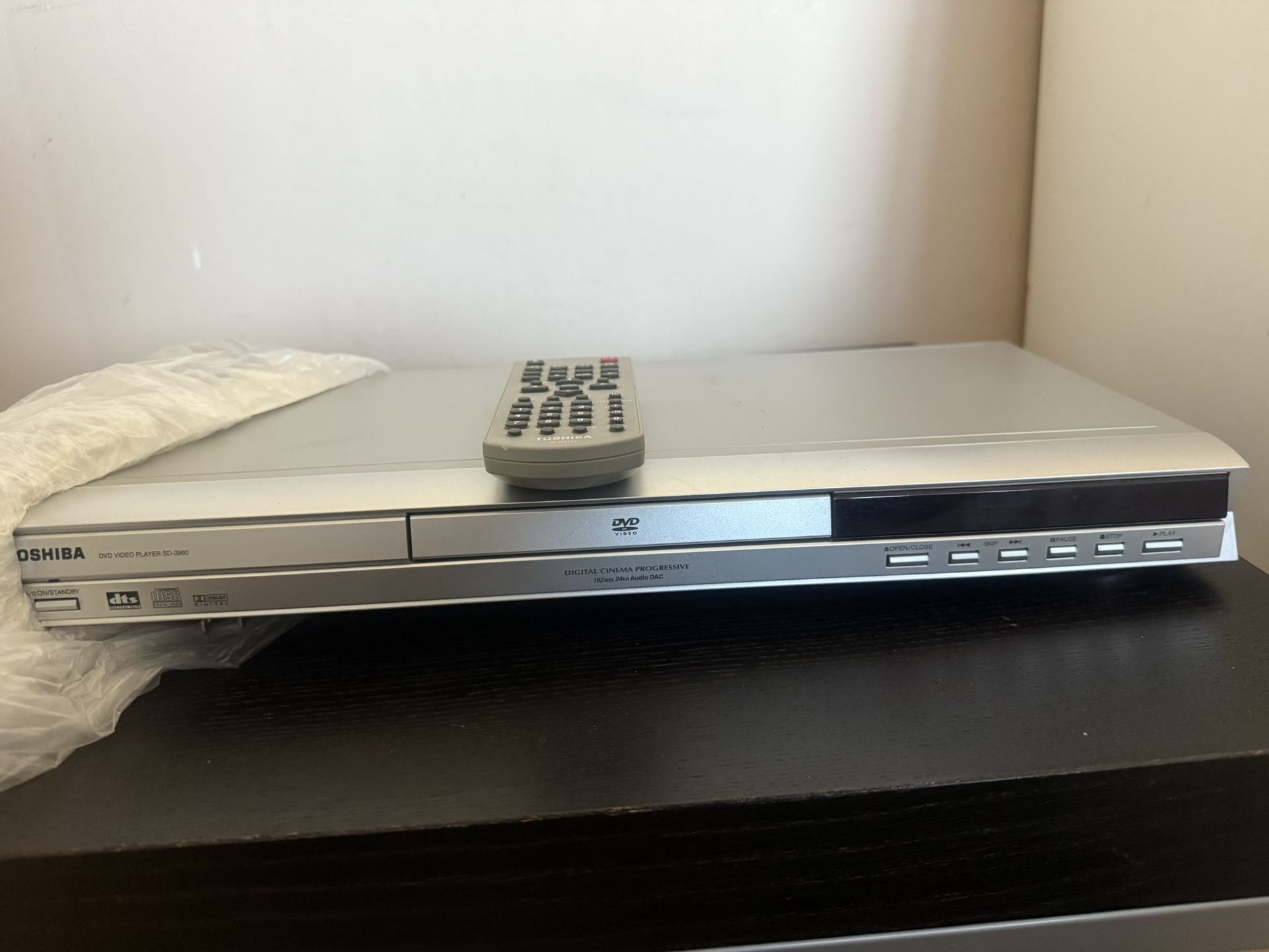 DVD PLAYER w/ Remote $10