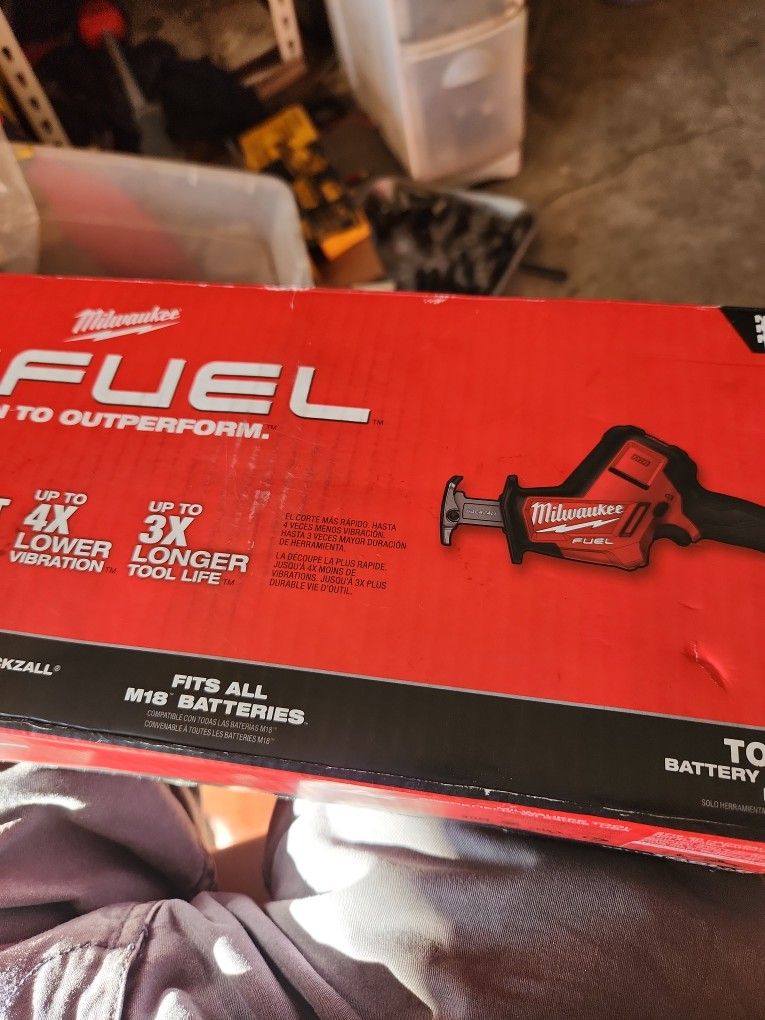 Milwaukee
M18 FUEL 18V Lithium-Ion Brushless Cordless HACKZALL Reciprocating Saw (Tool-Only)