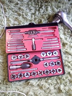 Sears craftsman standard tap and hexagon die set