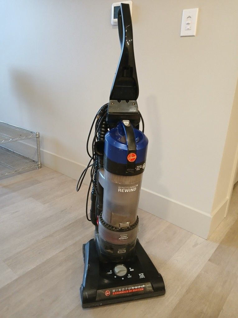 Hoover Bagless Vacuum - Great Deal