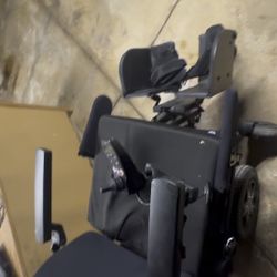 Quantum iLevel Edge 3 Electric Wheelchair