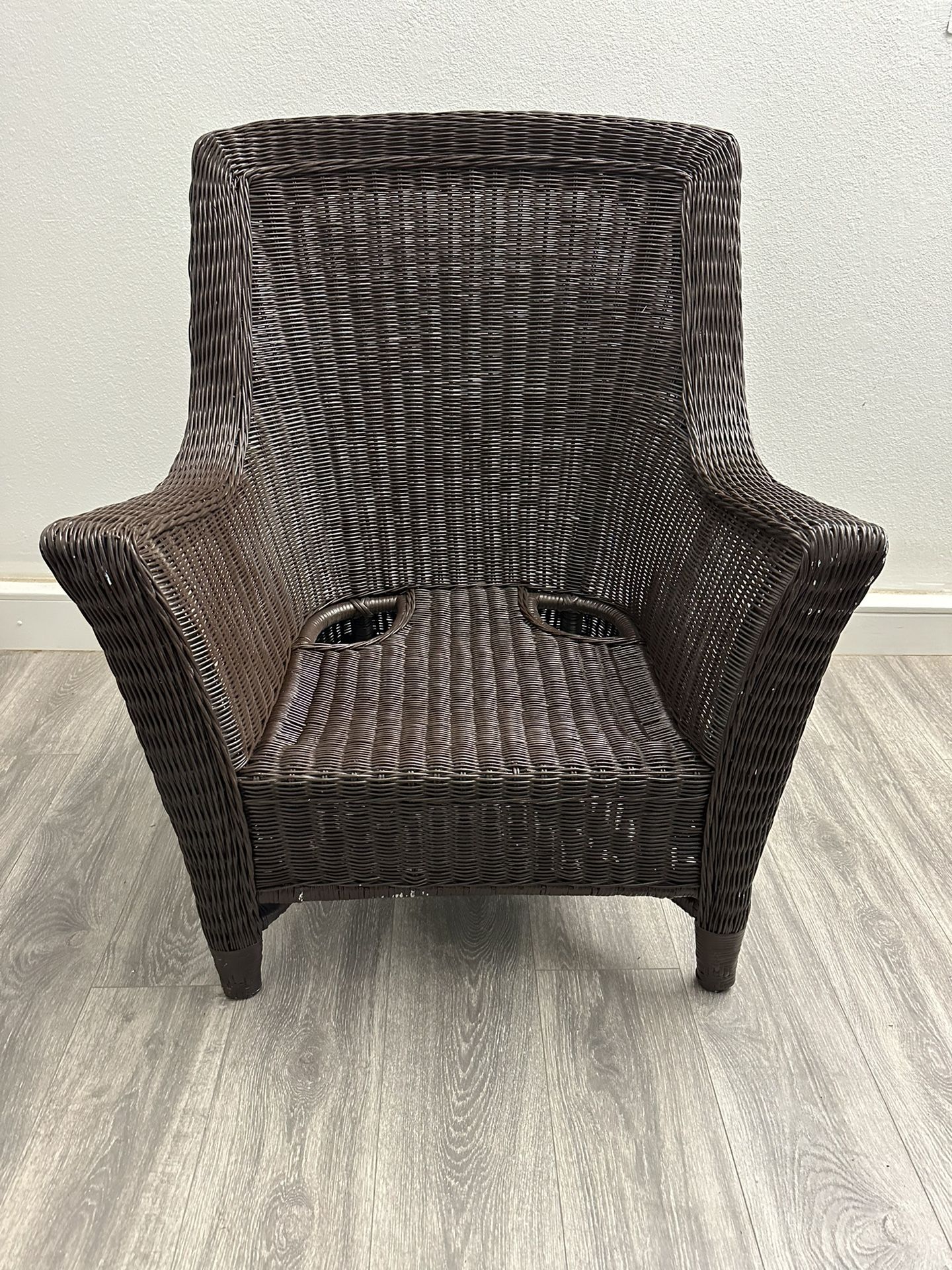 Large Wicker Chair 