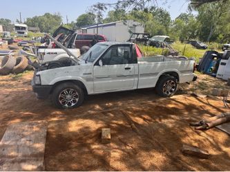 Mazda 2200 good truck been park  for a while tan perfec part