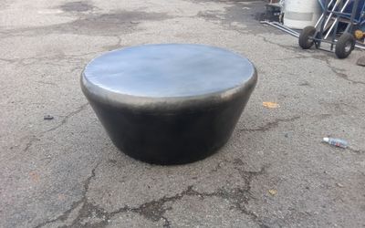Sculpture coffee table drum