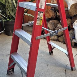 4 FT LADDER