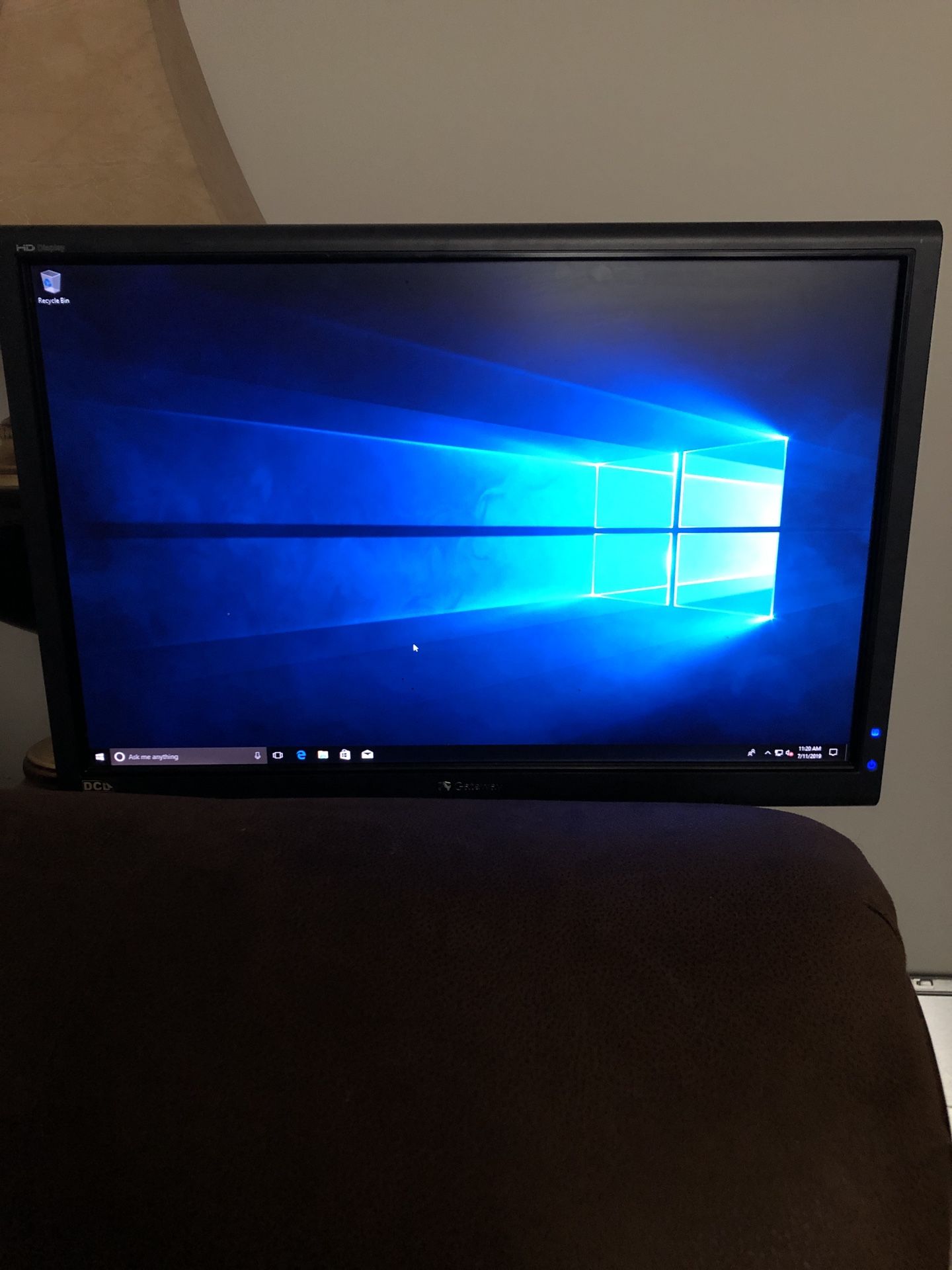 Gateway GT 5464- Windows 10 Pro