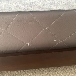 Box Spring in great condition - Queen