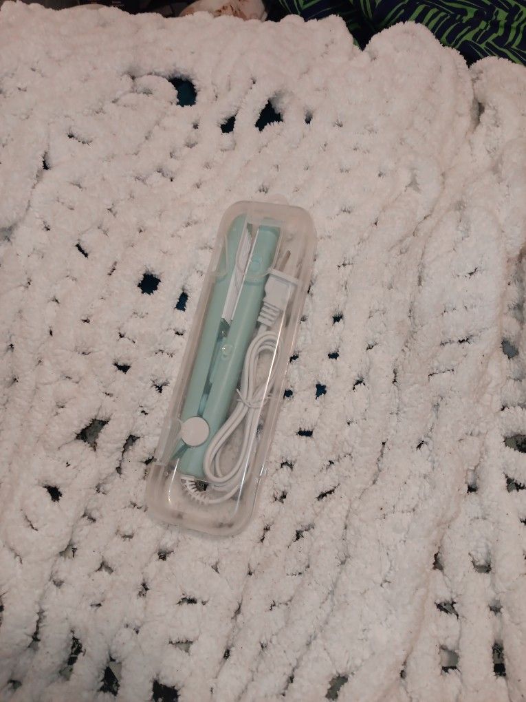 Small green Crinkle iron