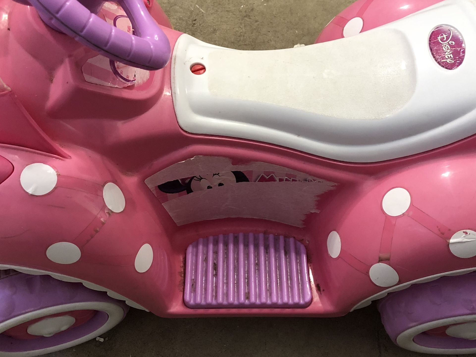 Kid Trax Minnie Mouse Toddler Car
